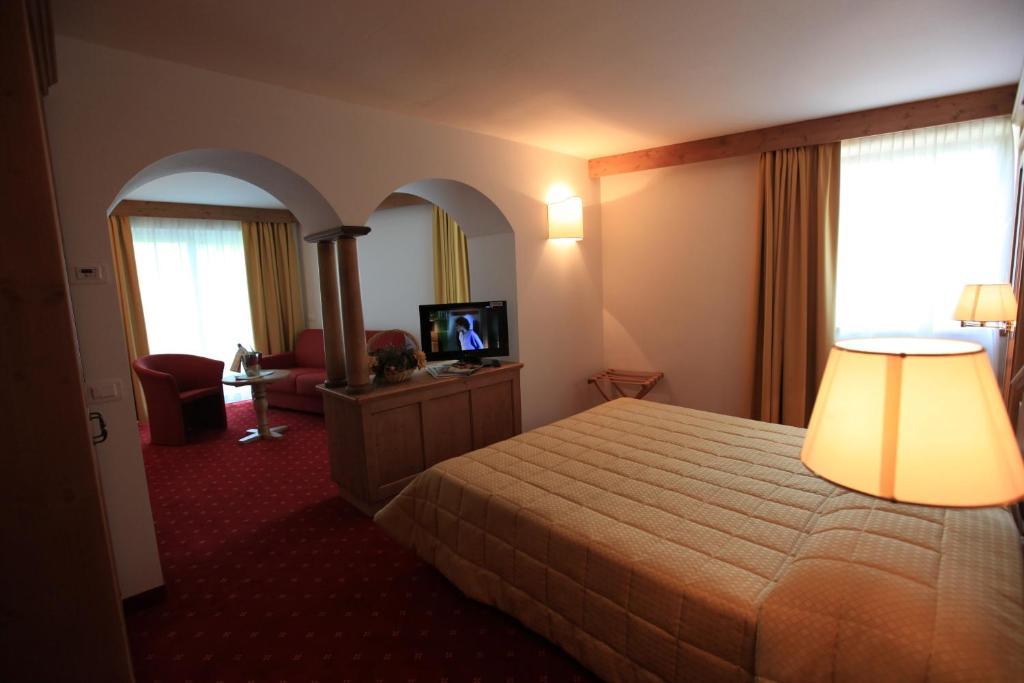 Hotel Fanes Suite & Spa Moena Ngoại thất bức ảnh