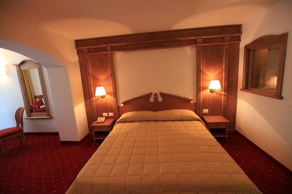 Hotel Fanes Suite & Spa Moena Phòng bức ảnh